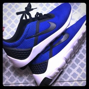Nike Blue running walking sneakers. M8 W10